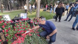 В Баку чтят память журналистов, погибших в результате подрыва на мине в Кельбаджаре (ФОТО)