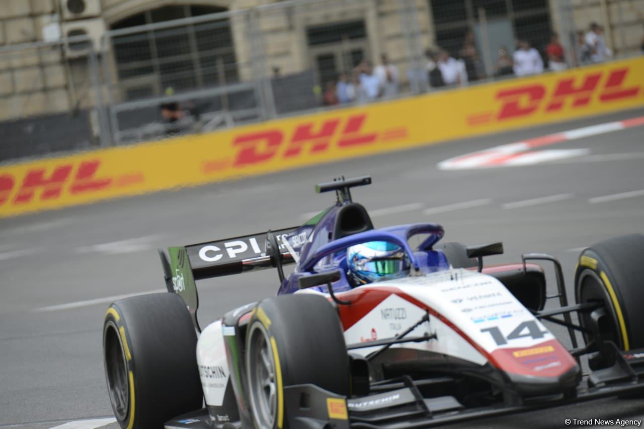 В Баку стартовали свободные заезды FIA F2 Гран-при Азербайджана (ФОТО)