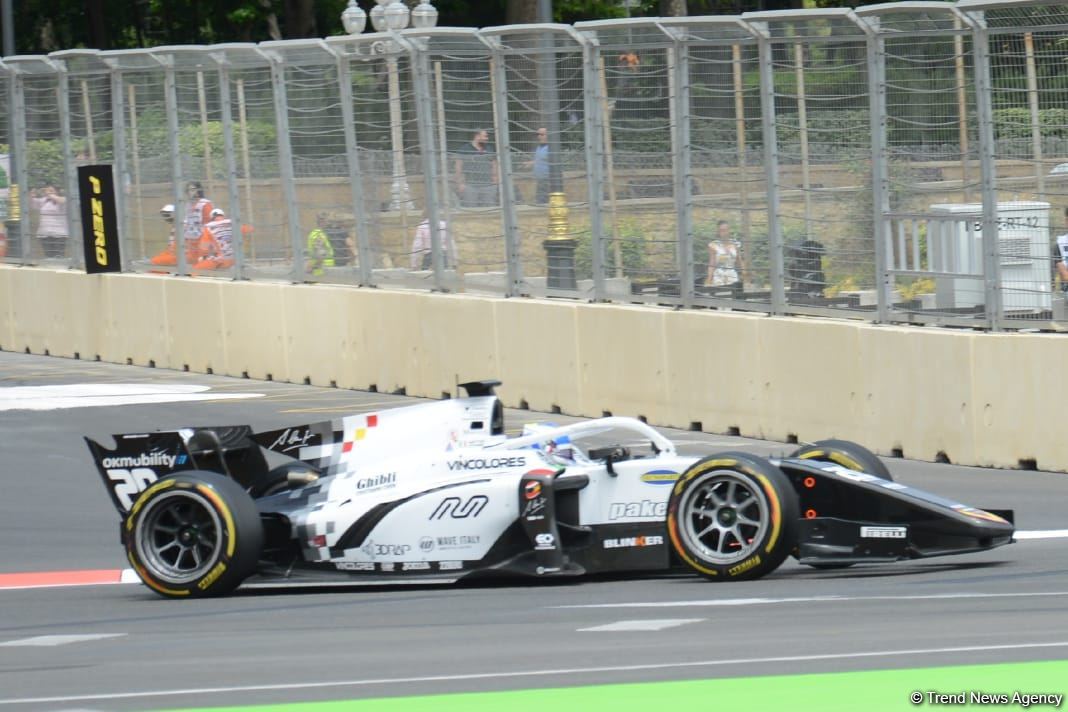 В Баку стартовали свободные заезды FIA F2 Гран-при Азербайджана (ФОТО)