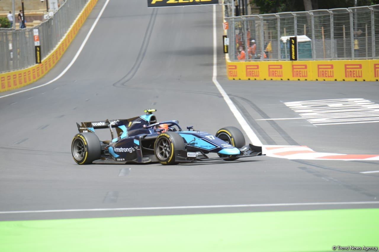 В Баку стартовали свободные заезды FIA F2 Гран-при Азербайджана (ФОТО)
