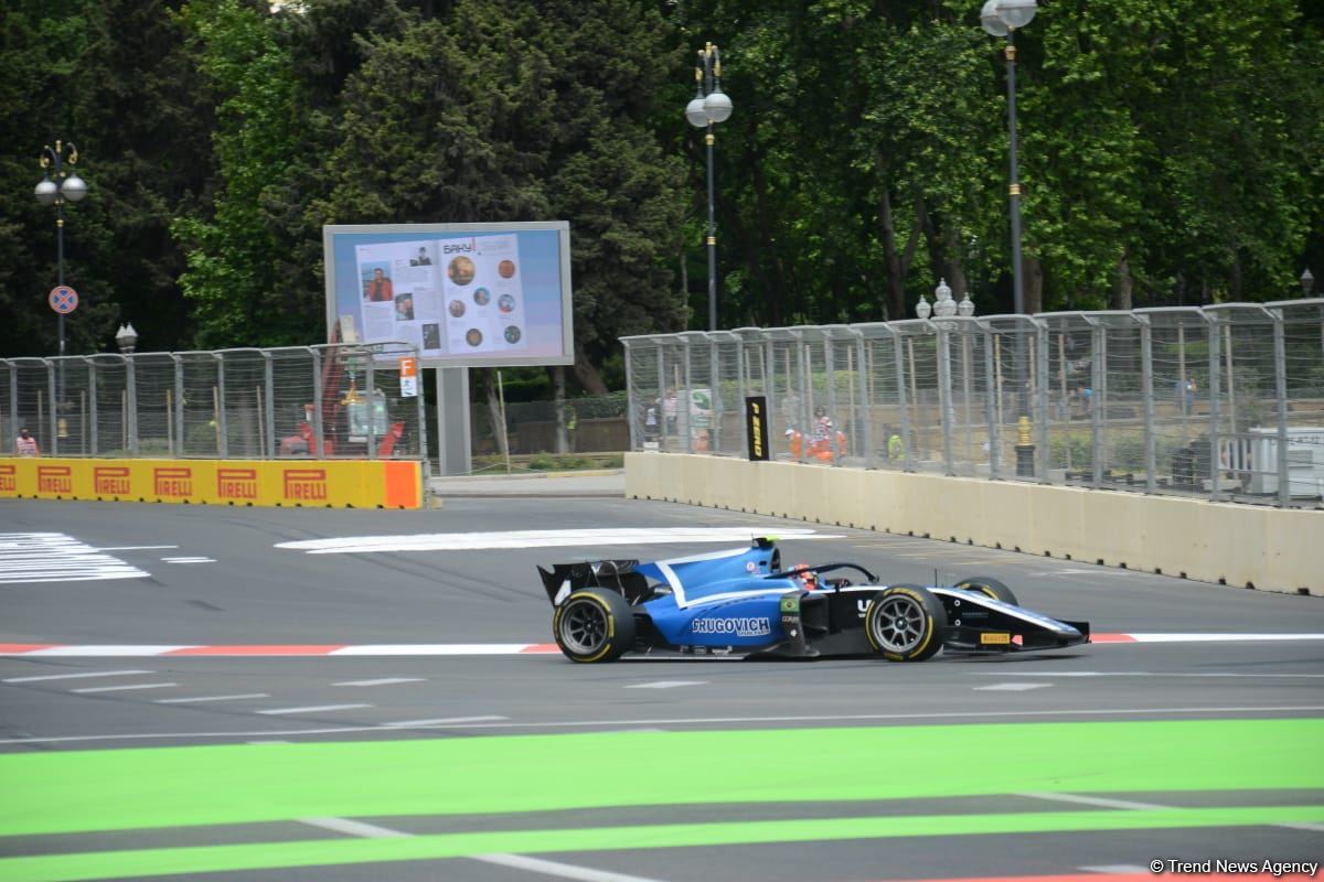 В Баку стартовали свободные заезды FIA F2 Гран-при Азербайджана (ФОТО)
