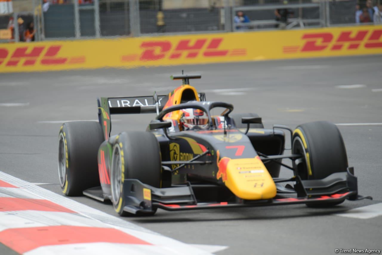 В Баку стартовали свободные заезды FIA F2 Гран-при Азербайджана (ФОТО)