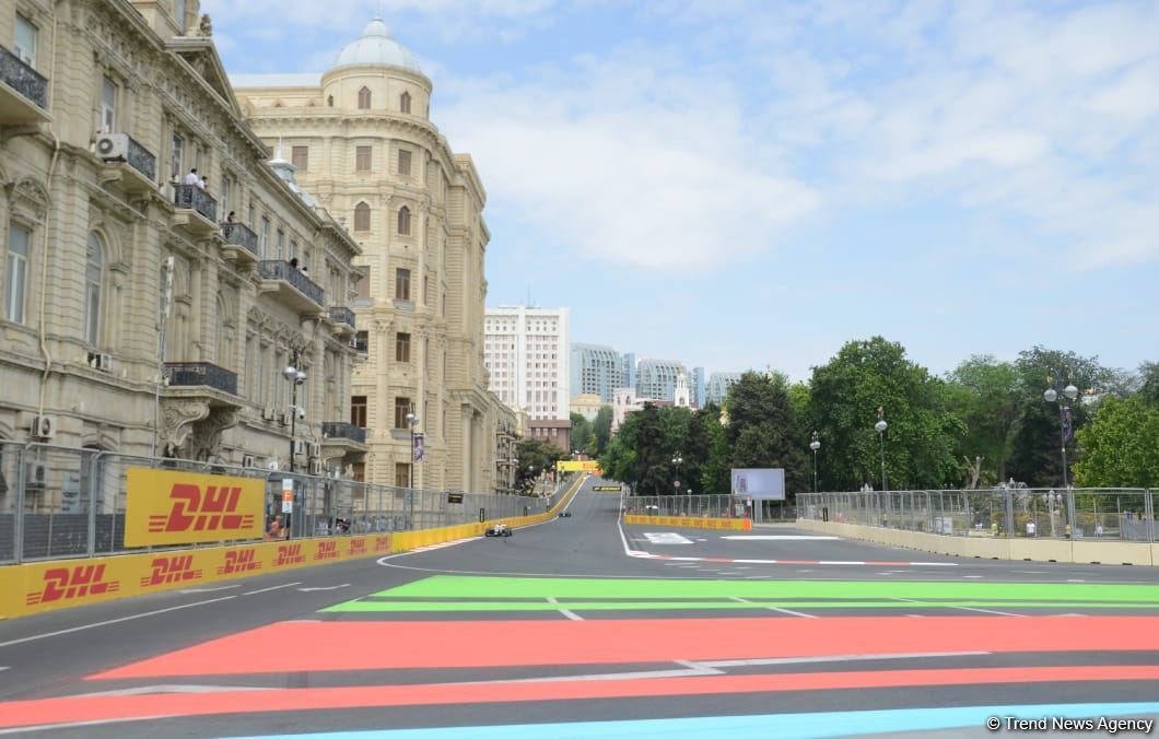 В Баку стартовали свободные заезды FIA F2 Гран-при Азербайджана (ФОТО)