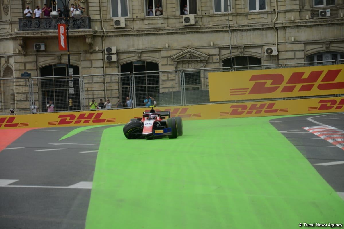 В Баку стартовали свободные заезды FIA F2 Гран-при Азербайджана (ФОТО)