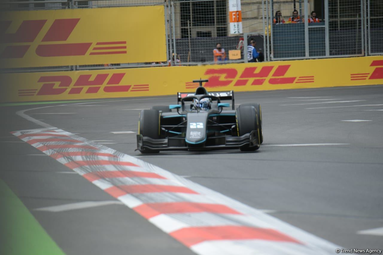 В Баку стартовали свободные заезды FIA F2 Гран-при Азербайджана (ФОТО)