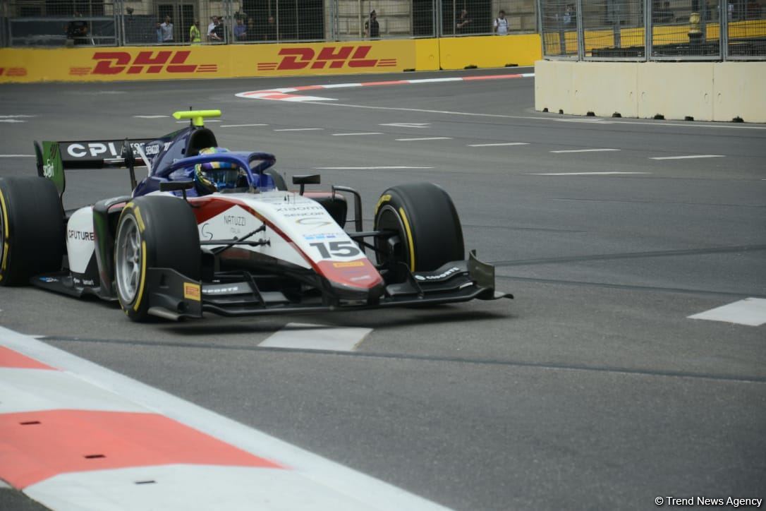 В Баку стартовали свободные заезды FIA F2 Гран-при Азербайджана (ФОТО)