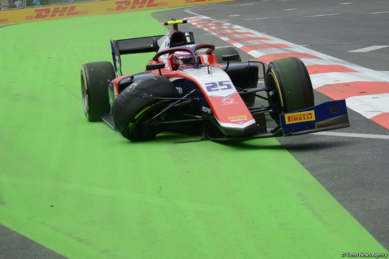 В Баку стартовали свободные заезды FIA F2 Гран-при Азербайджана (ФОТО)