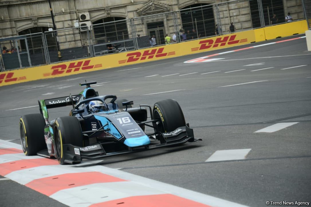 В Баку стартовали свободные заезды FIA F2 Гран-при Азербайджана (ФОТО)