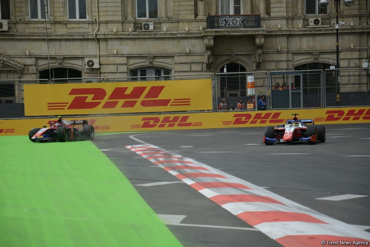 В Баку стартовали свободные заезды FIA F2 Гран-при Азербайджана (ФОТО)
