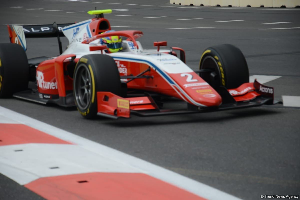 В Баку стартовали свободные заезды FIA F2 Гран-при Азербайджана (ФОТО)