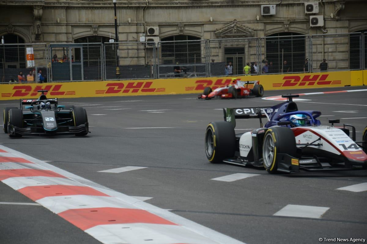 В Баку стартовали свободные заезды FIA F2 Гран-при Азербайджана (ФОТО)