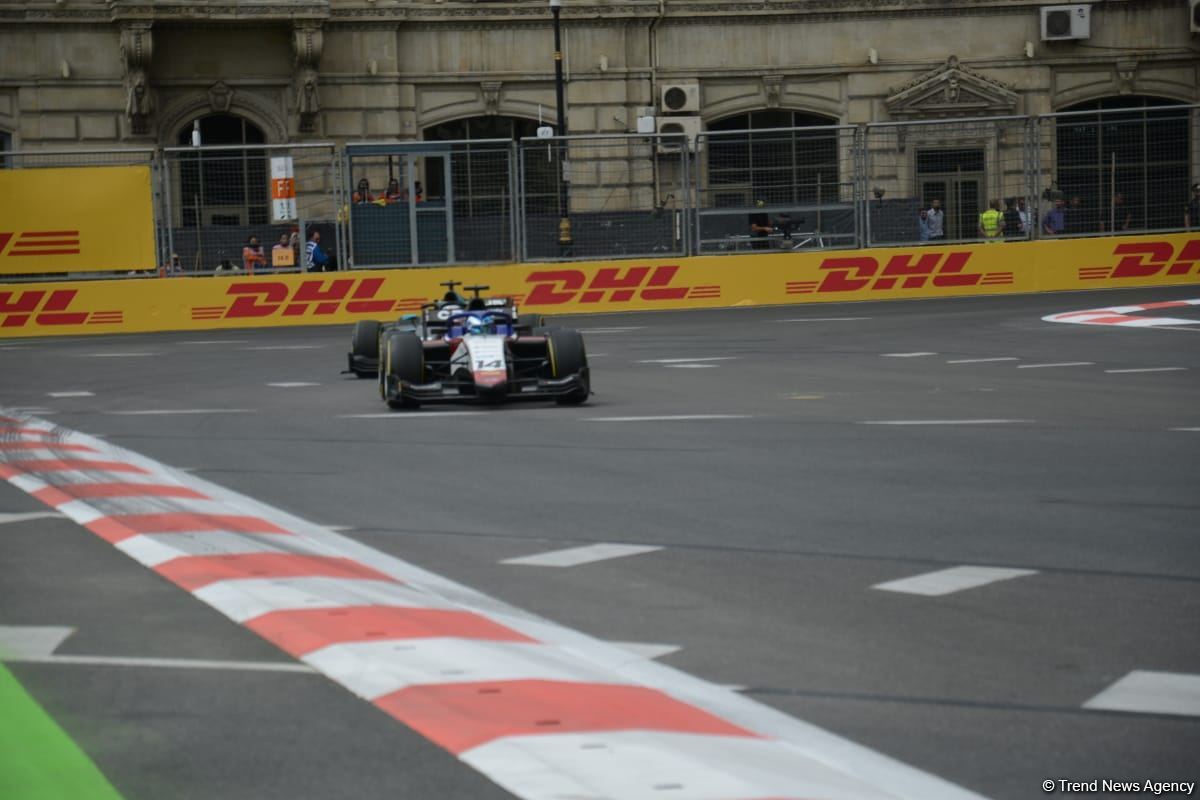 В Баку стартовали свободные заезды FIA F2 Гран-при Азербайджана (ФОТО)