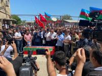 В Сумгайыте провожают в последний путь оператора AzTV Сираджа Абышова (ФОТО)