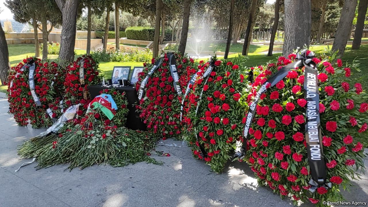 Общественность чтит память журналистов, погибших в результате подрыва на мине в Кельбаджаре (ФОТО/ВИДЕО)