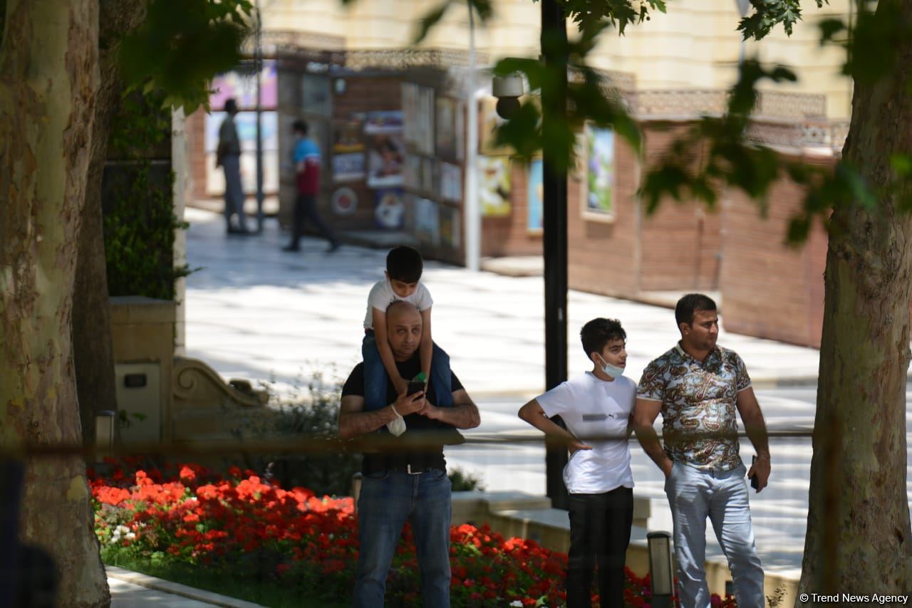 В рамках Гран-при Азербайджана в Баку стартовал третий свободный заезд в классе Формулы-1 (ФОТО)