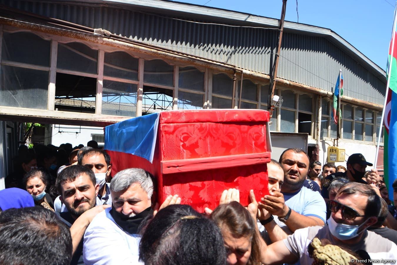 В Баку провожают в последний путь шехида-журналиста (ФОТО)