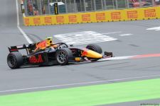 F2 Sprint Race 3 starts in Baku (PHOTO)
