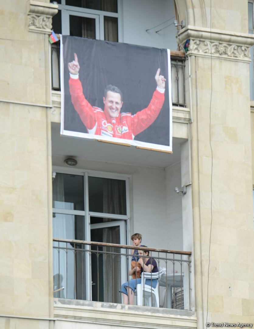 F2 Sprint Race 3 starts in Baku (PHOTO)