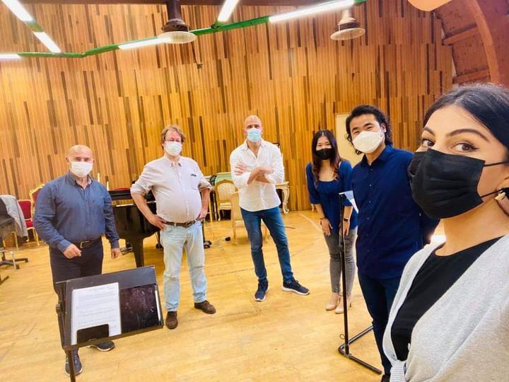 Итальянцы выбрали азербайджанскую певицу для создания образа Аниуски (ФОТО)