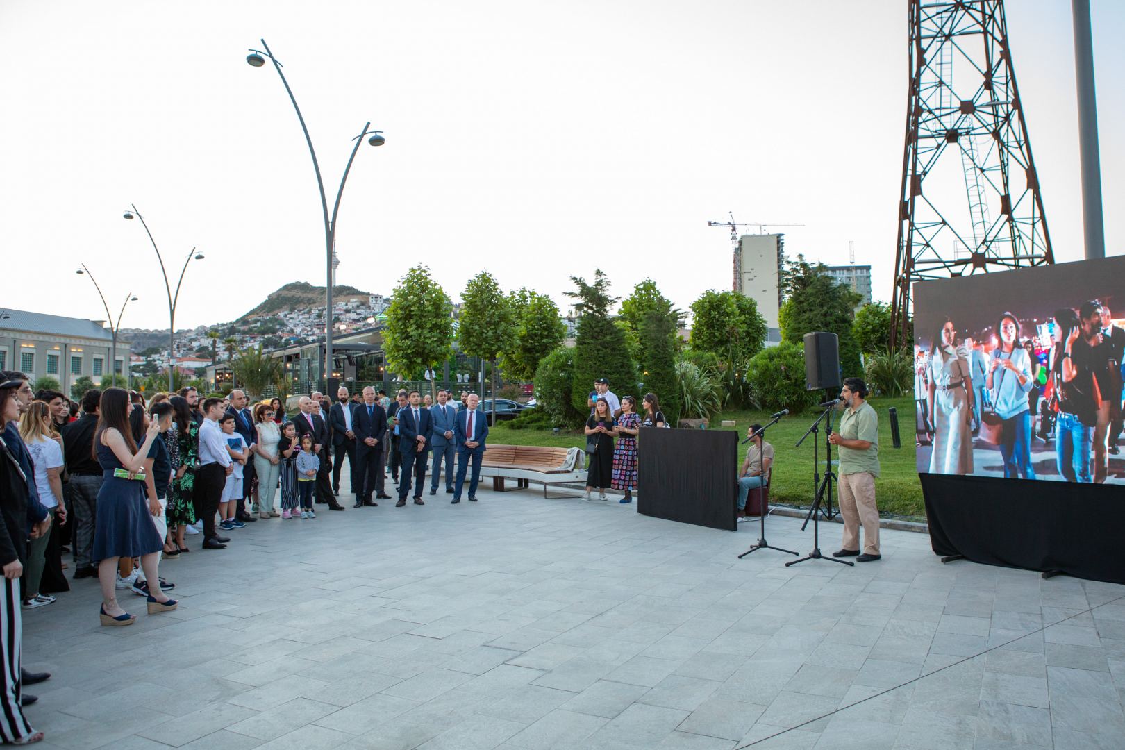 На Бакинском приморском бульваре открылась выставка Reduce, Reuse, Recycle, Respect издательского дома NARGIS (ФОТО/ВИДЕО)