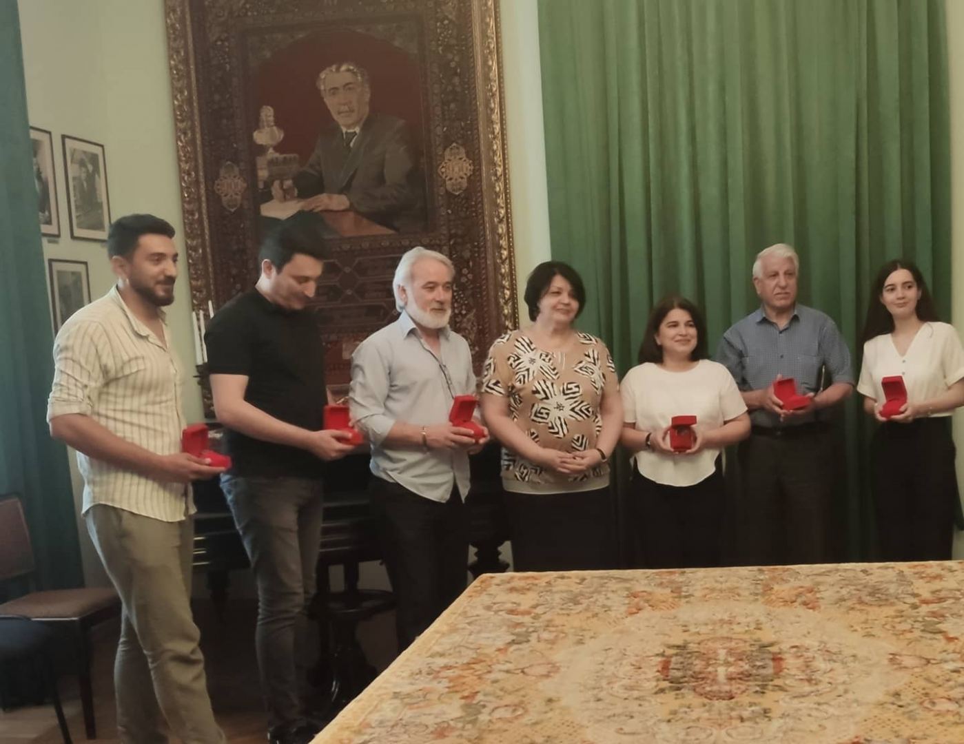 В Баку прошла церемония награждения медалью имени Вагифа Самедоглу (ФОТО)