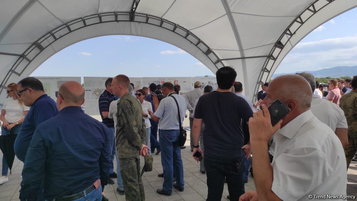 Иностранные дипломаты ознакомились с проектами «Умное село» и «Умный город» в Агдаме (ФОТО)
