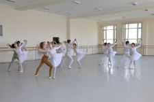 Всемирно известный хореограф посетил Бакинскую академию хореографии (ФОТО)