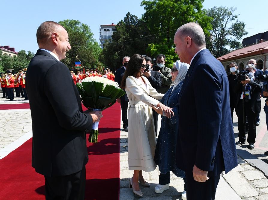 В Шуше прошла церемония официальной встречи Президента Турции Реджепа Тайипа Эрдогана - ИСТОРИЧЕСКОЕ СОБЫТИЕ (ФОТО/ВИДЕО)