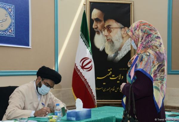 Iranians in Azerbaijan voting at Iran's presidential election (PHOTO)