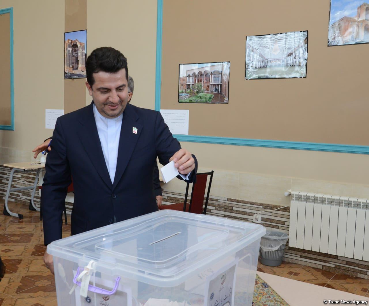 Iranians in Azerbaijan voting at Iran's presidential election (PHOTO)