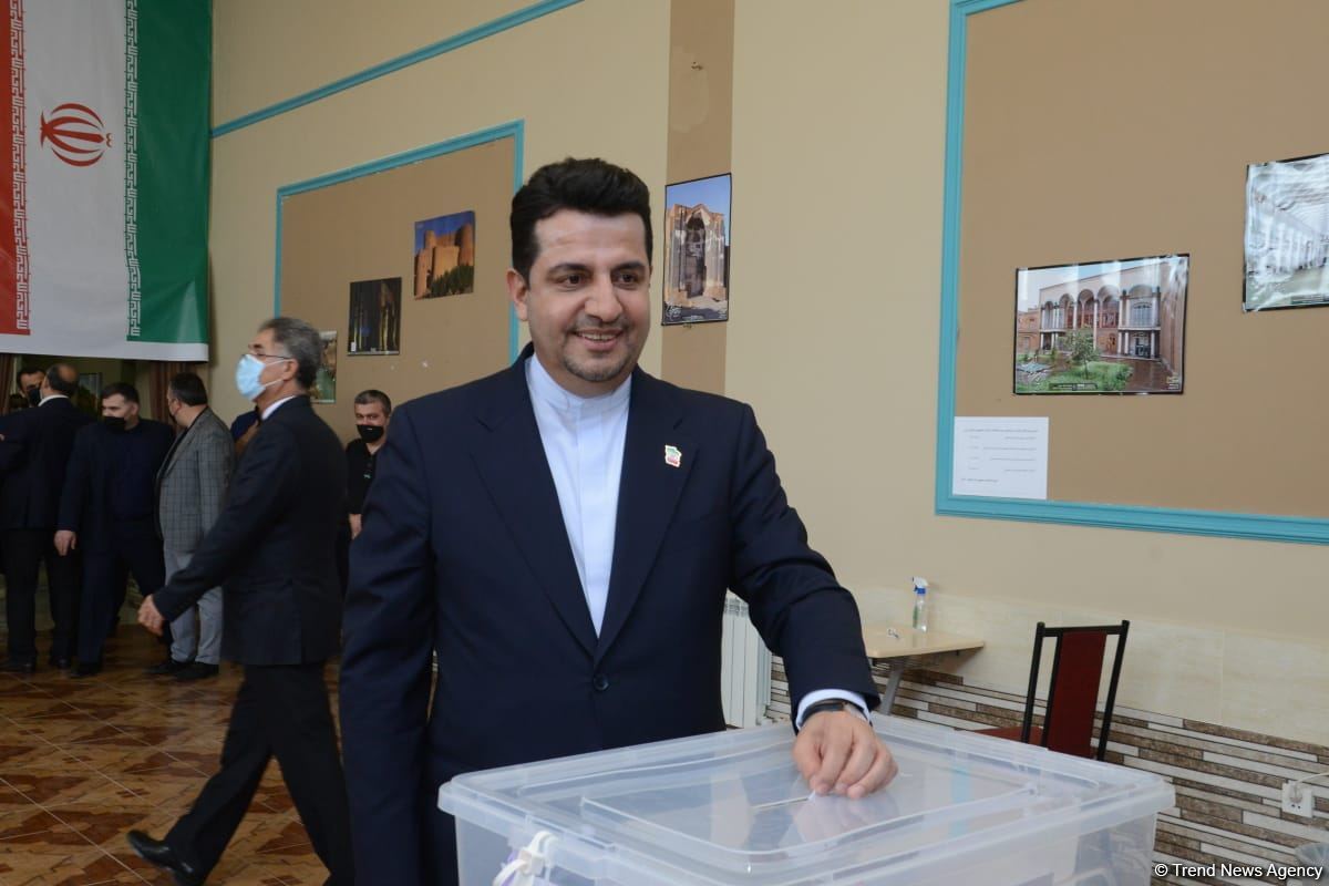 Iranians in Azerbaijan voting at Iran's presidential election (PHOTO)