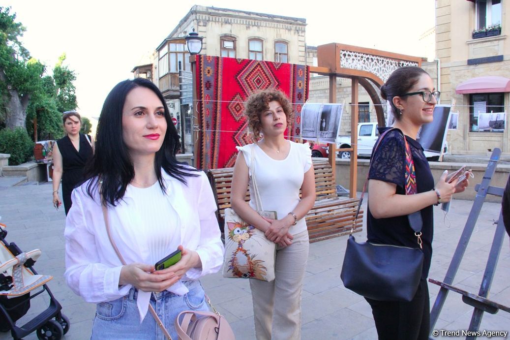 Бакинские мяхялля – самая добрая атмосфера в рамках Baku Street Photo Festival (ФОТО)