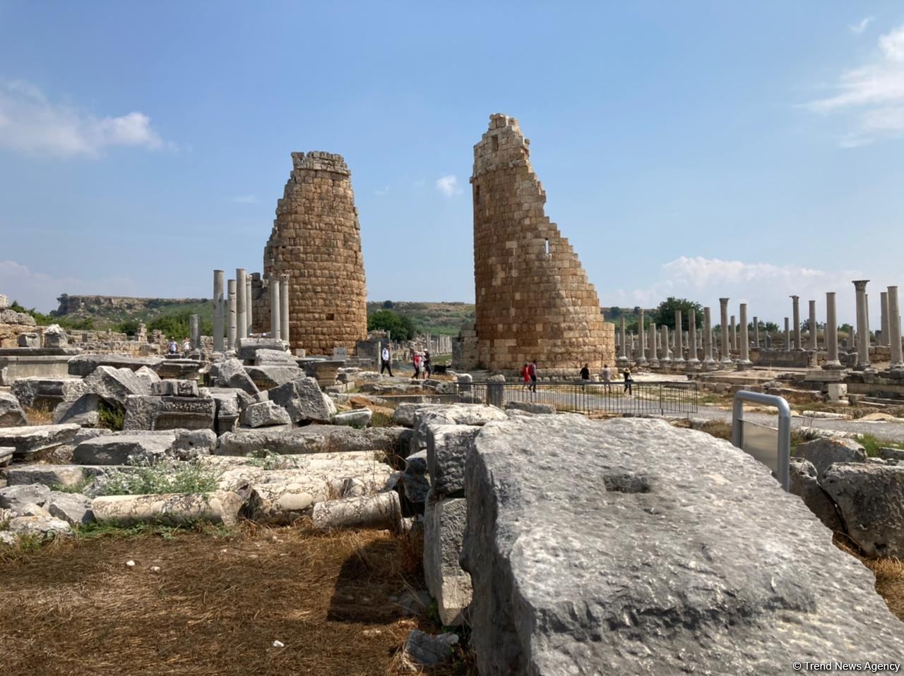 Анталья - одно из самых привлекательных для туристов направлений в Турции (ФОТО)