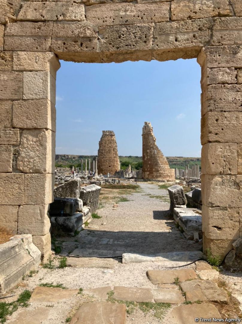 Анталья - одно из самых привлекательных для туристов направлений в Турции (ФОТО)