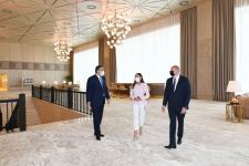 Президент Ильхам Алиев и Первая леди Мехрибан Алиева ознакомились с условиями, созданными после реконструкции во дворце "Гюлистан" (ФОТО/ВИДЕО)