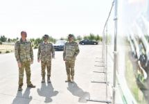 Президент Ильхам Алиев ознакомился с условиями, созданными в новом военном городке Военно-воздушных сил Министерства обороны и служебных квартирах для семей военнослужащих (ФОТО/ВИДЕО)