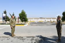 Президент Ильхам Алиев ознакомился с условиями, созданными в новом военном городке Военно-воздушных сил Министерства обороны и служебных квартирах для семей военнослужащих (ФОТО/ВИДЕО)