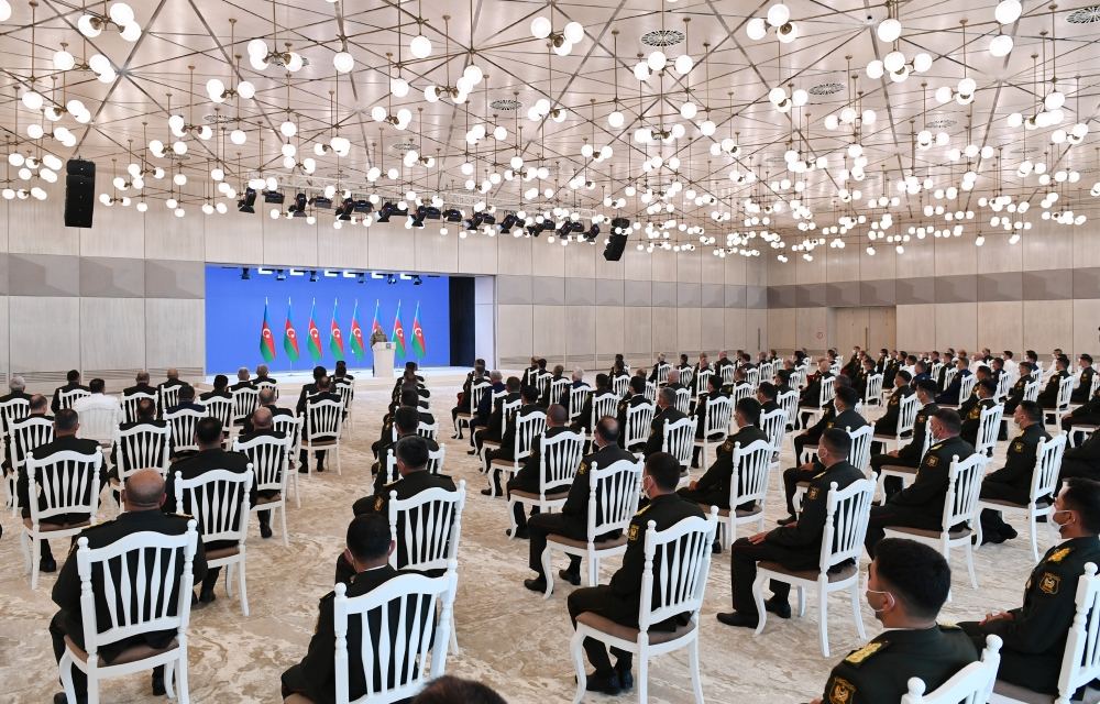 Президент, Верховный главнокомандующий Ильхам Алиев встретился с группой руководителей и личного состава Азербайджанской армии по случаю Дня Вооруженных сил (ФОТО/ВИДЕО)