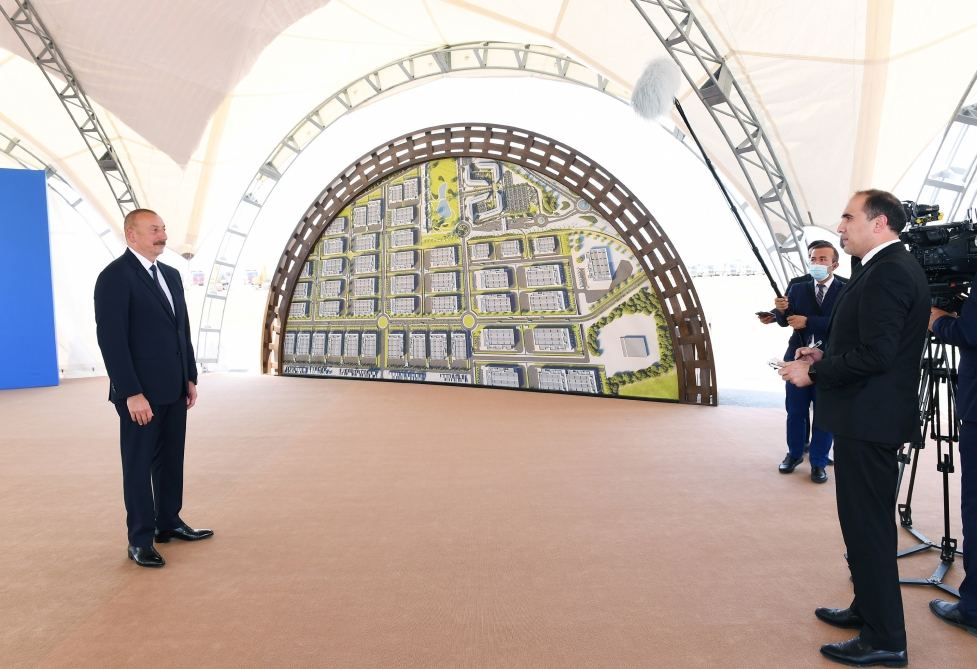 Президент Ильхам Алиев заложил фундамент Алятской свободной экономической зоны, дал интервью Азербайджанскому телевидению  (ФОТО/ВИДЕО)