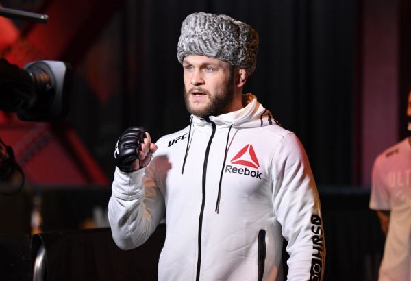 Баку впервые посетил известный боец MMA Рафаэль Физиев по прозвищу Атаман