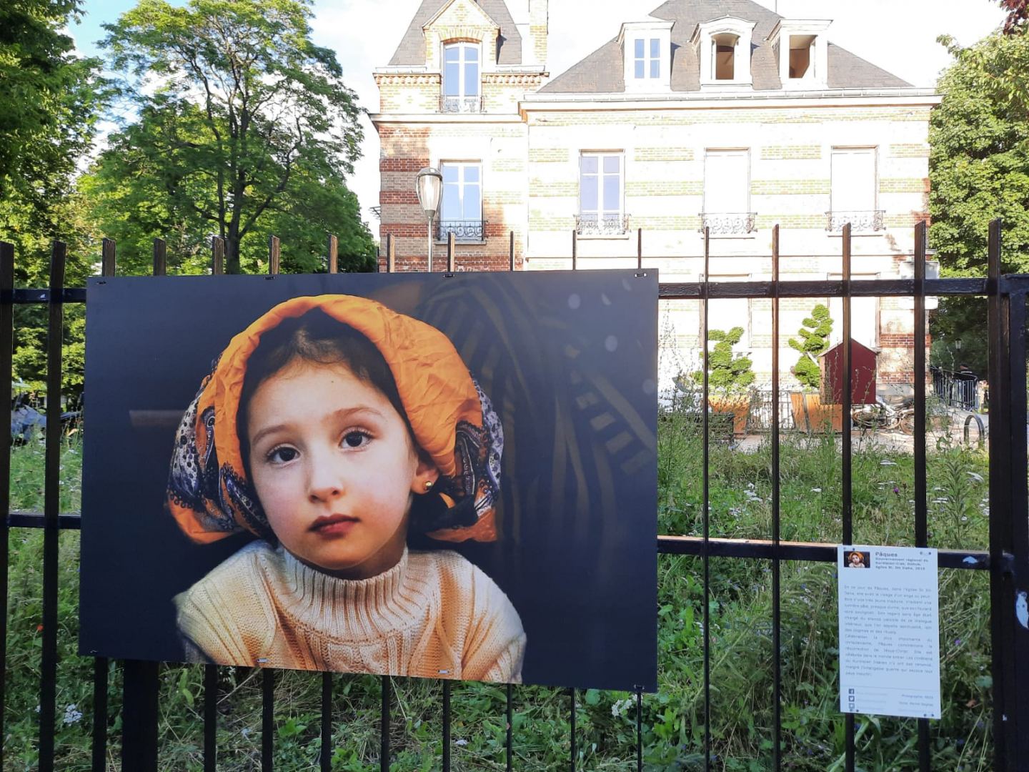 На улицах французского города появились фотографии азербайджанцев и Баку. Реза Дегати рассказывает о реалиях Карабаха (ФОТО)