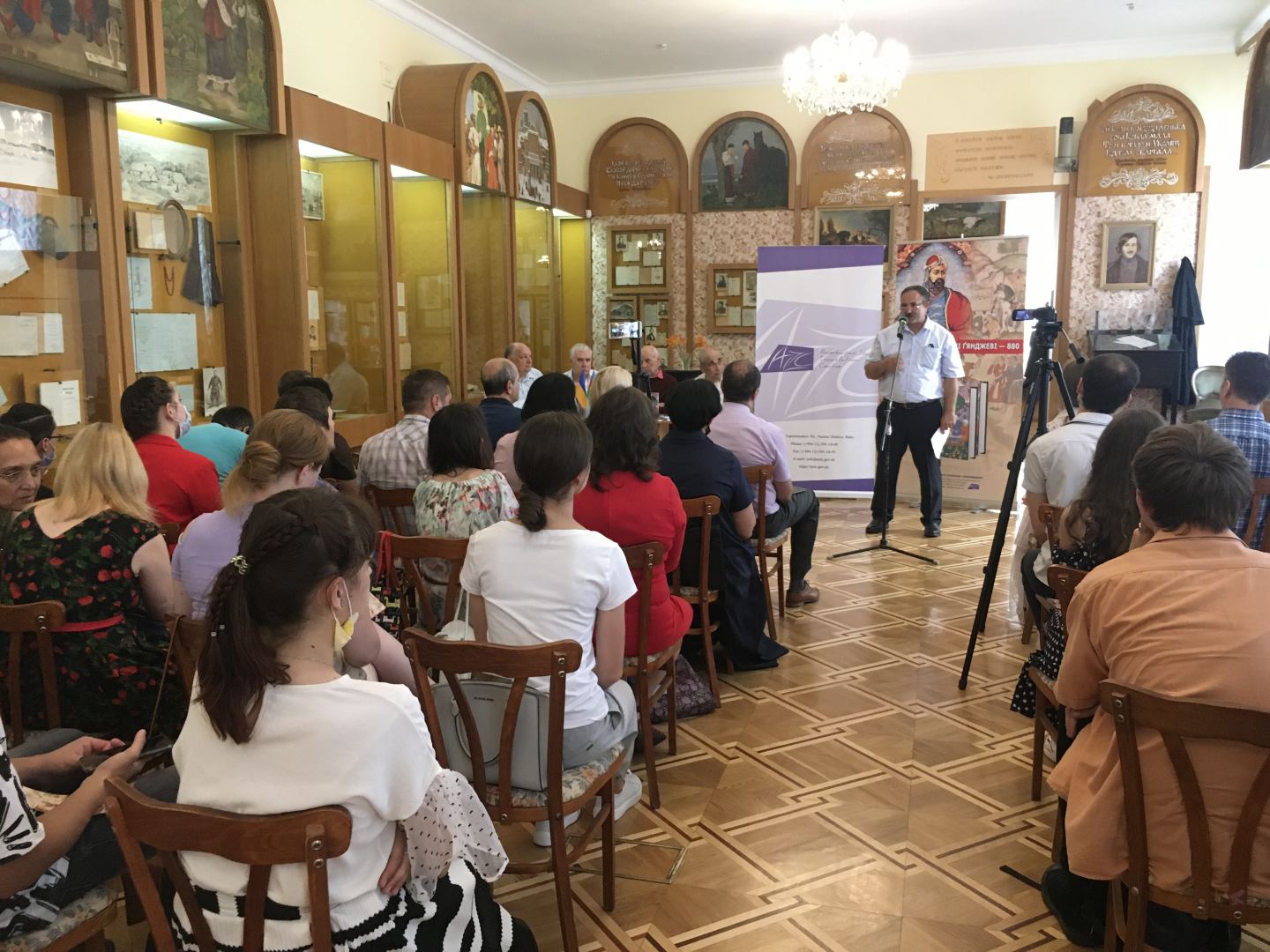 В Киеве состоялась торжественная презентация поэмы Низами "Лейла и Меджнун" (ФОТО)