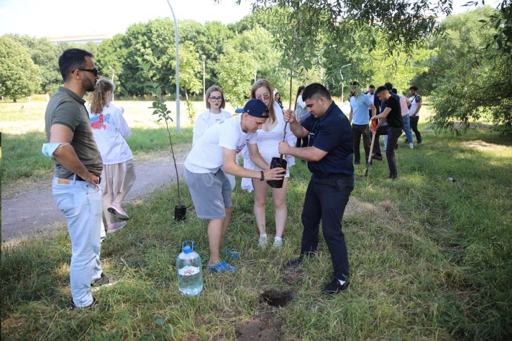 По инициативе председателя АМОР Лейлы Алиевой состоялся Межрегиональный форум этой организации (ФОТО)