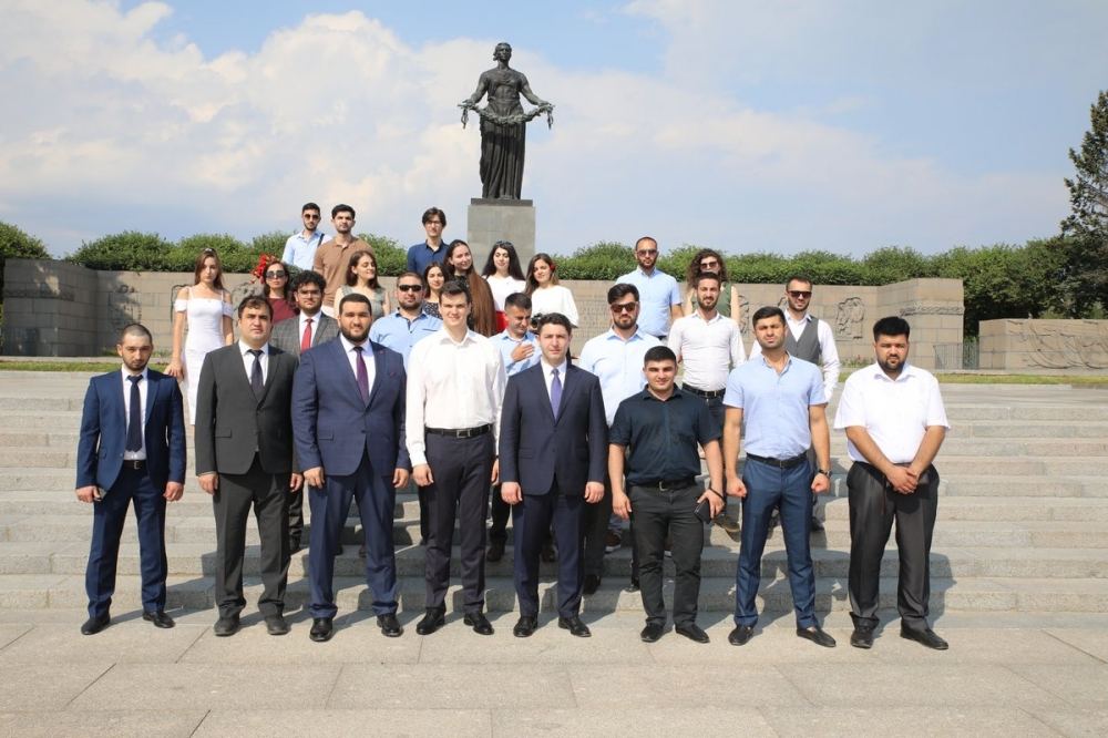 По инициативе председателя АМОР Лейлы Алиевой состоялся Межрегиональный форум этой организации (ФОТО)