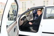 Президент Ильхам Алиев принял участие в церемонии вручения квартир и автомобилей семьям шехидов и ветеранам войны в поселке Ходжасан (ФОТО/ВИДЕО)