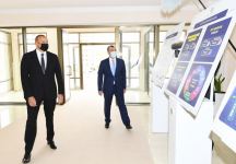 Президент Ильхам Алиев принял участие в церемонии вручения квартир и автомобилей семьям шехидов и ветеранам войны в поселке Ходжасан (ФОТО/ВИДЕО)
