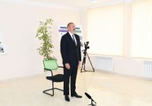 Президент Ильхам Алиев принял участие в церемонии вручения квартир и автомобилей семьям шехидов и ветеранам войны в поселке Ходжасан (ФОТО/ВИДЕО)
