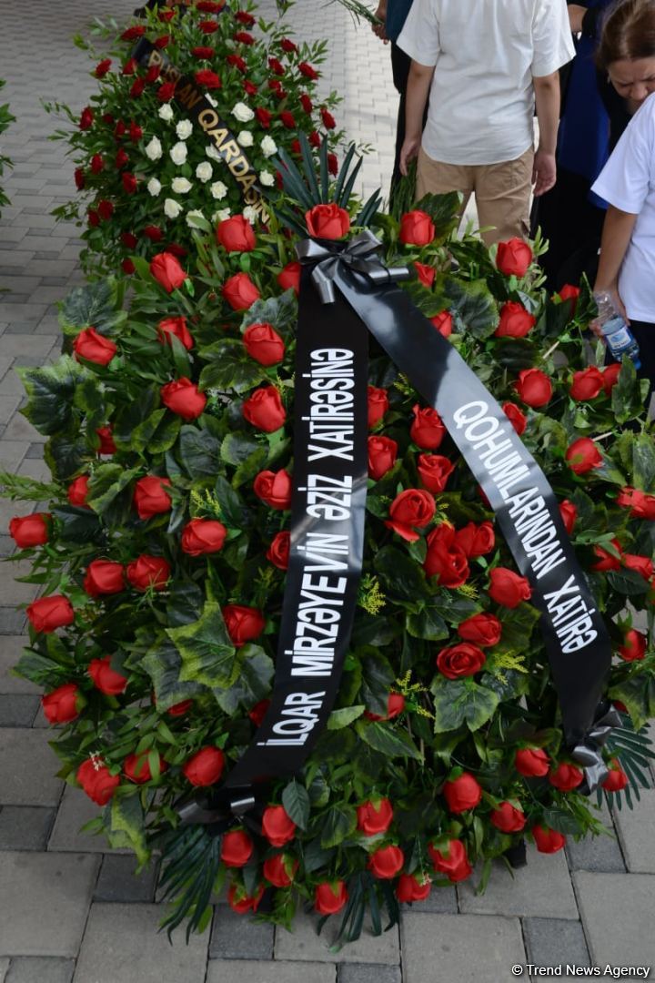 В Баку чтят память генерал-майора Полада Гашимова и полковника Ильгара Мирзоева (ФОТО)