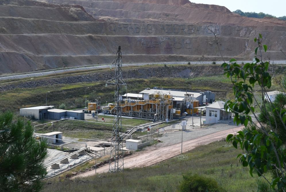 Azerbaijani president views activity of Chovdar integrated regional processing area of AzerGold in Dashkasan district (PHOTO)