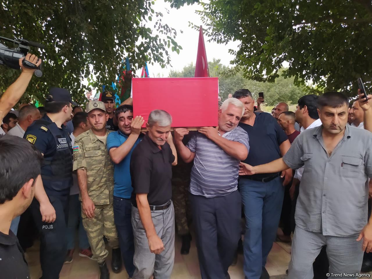 В Бейлагане простились с азербайджанским военнослужащим, погибшим в результате армянского обстрела (ФОТО)